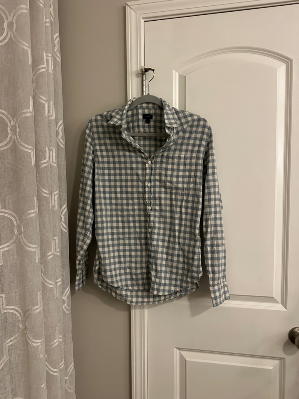 Casual Plaid Button-Up Shirt - Blue & White